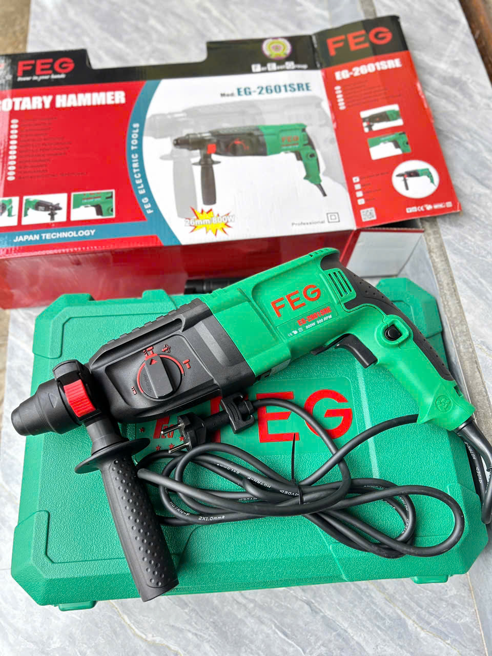 Máy khoan bê tông 800w 26mm EG-2601SRE tặng kèm mũi khoan đục FEG