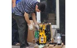 Kiểm tra công cụ máy khoan